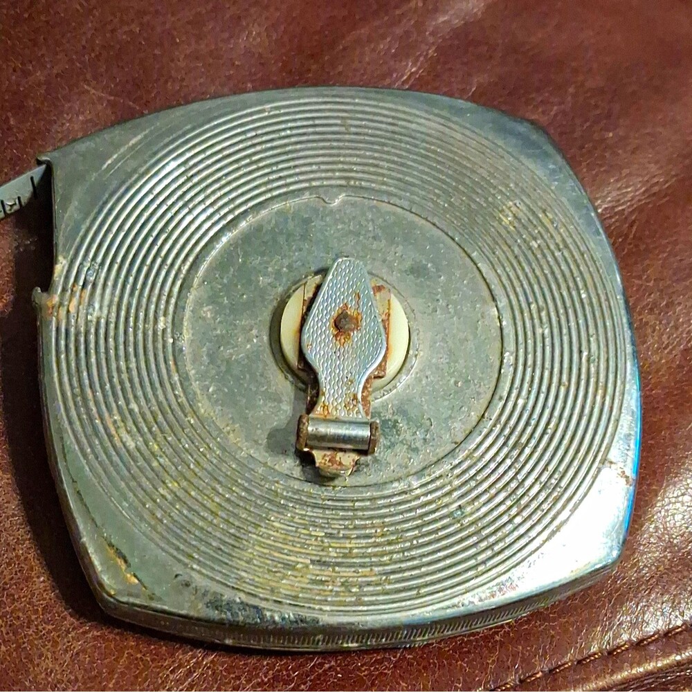 VTG Made in U.S.A. Retractable Measuring Tape 100 ft SAE Standard Silver Metal